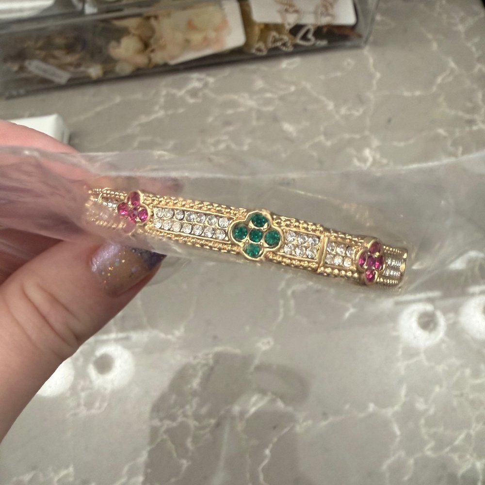 New Park Lane stretch to fit bracelet